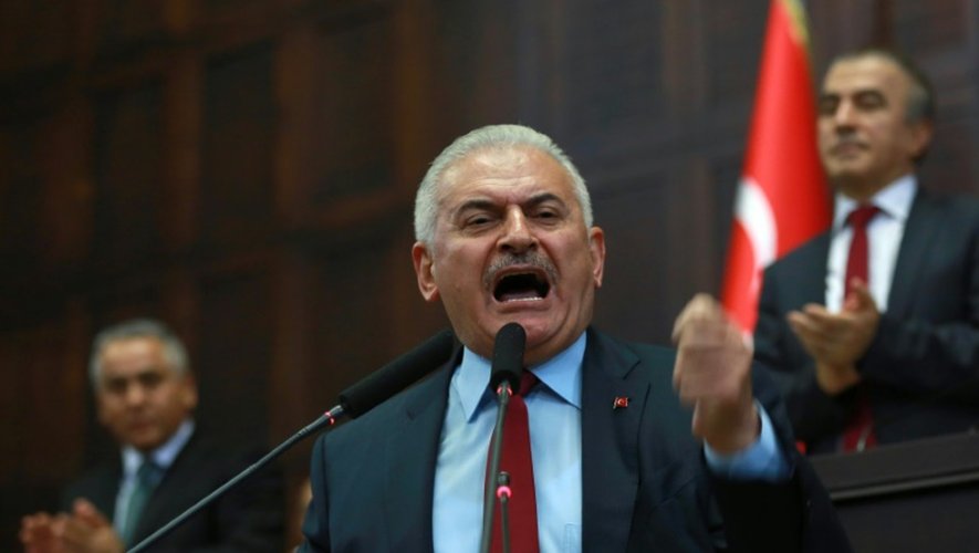 Le Premier ministre turc Binali Yildirim devant le Parlement le 19 juillet 2016 à Ankara