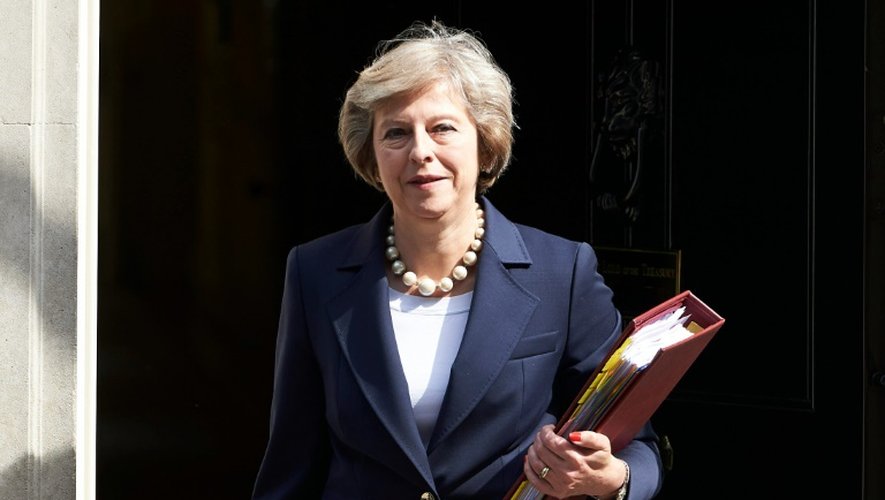 La Première ministre britannique Theresa May quitte le 10 Downing street à Londres, le 20 juillet 2016