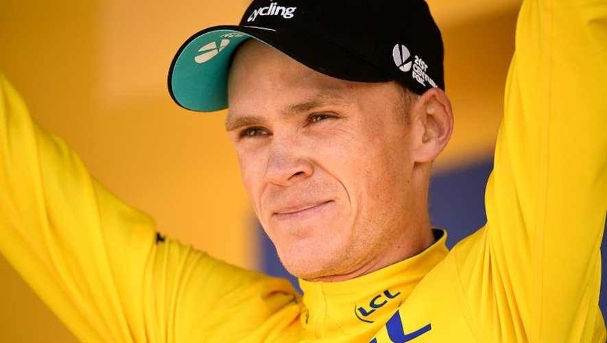 Le maillot jaune du Tour de France, le Britannique Christopher Froome, le 20 juillet 2016 à Finhaut-Emosson en Suisse