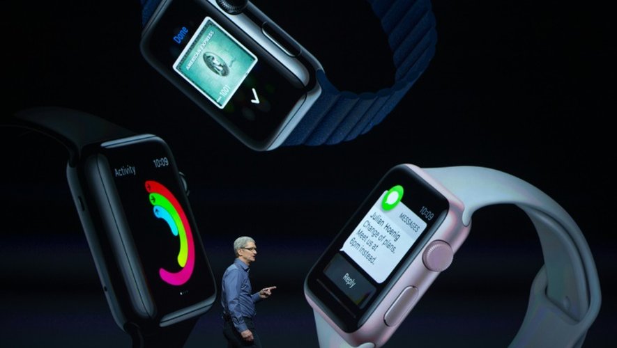 Le patron d'Apple, Tim Cook, présente les nouveaux modèles d'iPhone 6 et de montres connectées, le 9 septembre 2015 à San Francisco