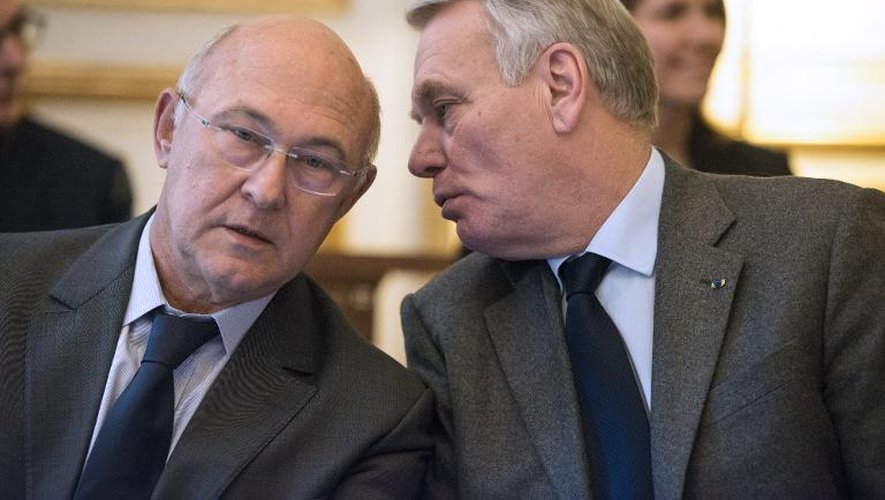 Michel Sapin et Jean-Marc Ayrault le 25 novembre 2013 lors de la réunion à Matignon sur la remise à plat du système fiscal