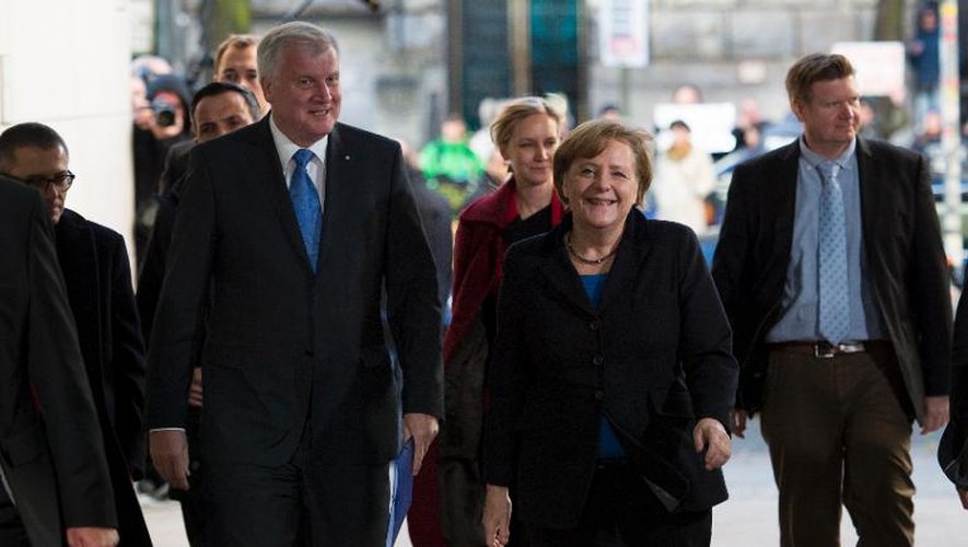 Angela Merkel et  Horst Seehofer  (G) le 26 novembre 2013 à Berlin