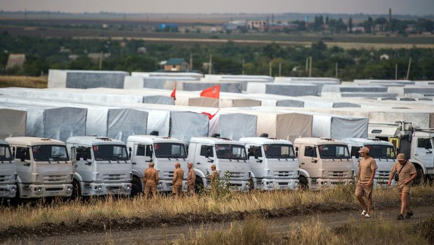 Le convoi russe reste le 18 août 2014 bloqué à la frontière avec l'Ukraine