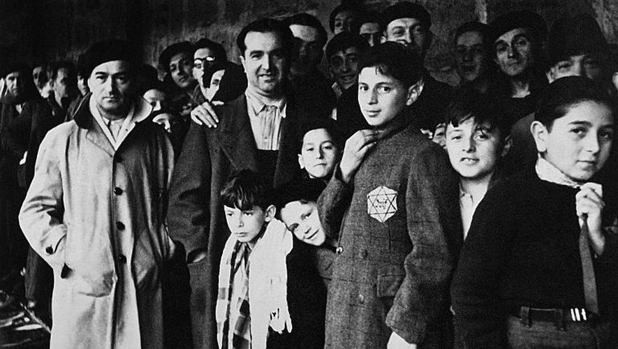 Des familles juives à Drancy lors de la rafle du Vel d'Hiv en 1942