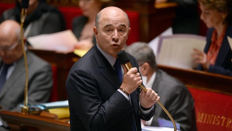 Le ministre de l'Economie, Pierre Moscovici, s'adresse au parlement, lors des questions au gouvernement, le 27 novembre 2013 à l'Assemblée nationale