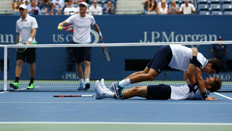 La joie des Français Nicolas Mahut et Pierre-Hugues Herbert, vainqueurs de la finale du double de l'US Open, le 12 septembre 2015