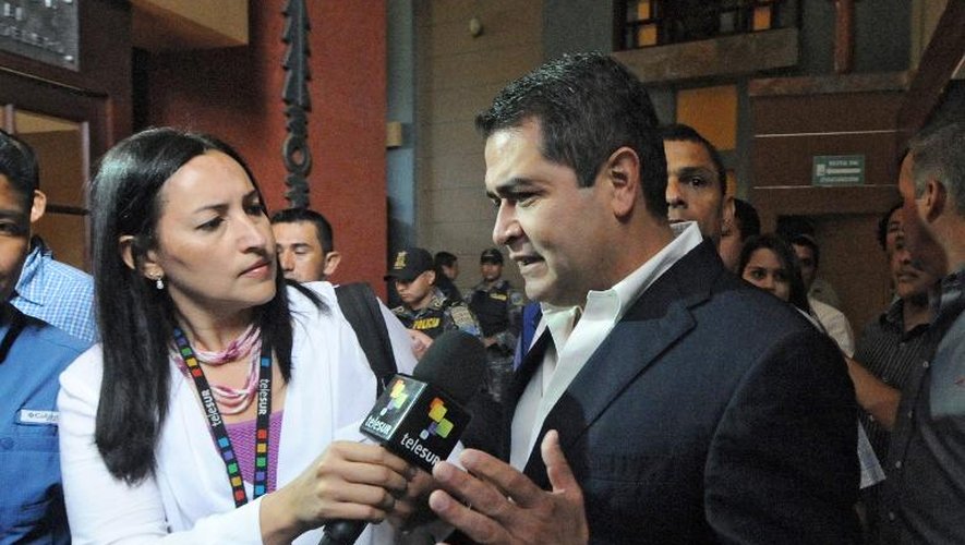 Juan Orlando Hernandez, le président nouvellement élu, fait une déclaration à la presse, le 25 novembre 2013 à Tegucigalpa, au Honduras