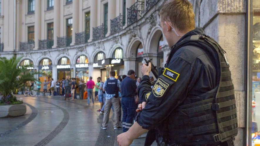 La police sur les lieux d'une fusillade à Munich, le 22 juillet 2016