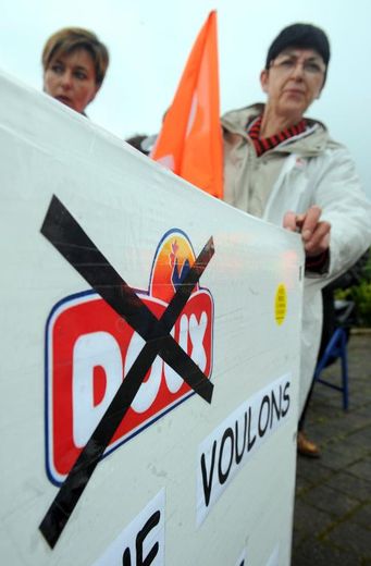 Manifestation d'employés de Doux, le 17 juillet 2012, à Châteaulin (Finistère)