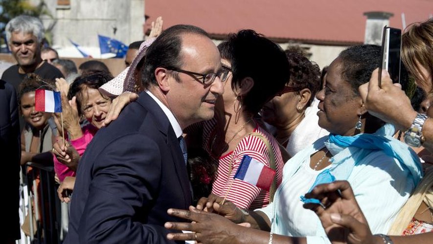 François Hollande bien accueilli à Saint-Joseph à l'île de la Réunion, jeudi 21 aout 2014