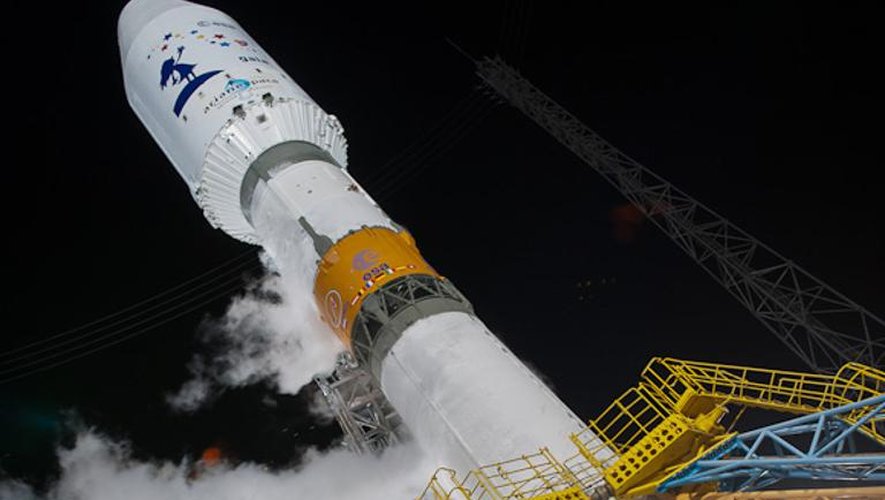 Image fournie le 19 décembre 2013 par ESA -CNES -Arianespace de la préparation du lancement de la fusée Soyouz transportant le satellite Gaia  sur la base de Kourou en Guyane