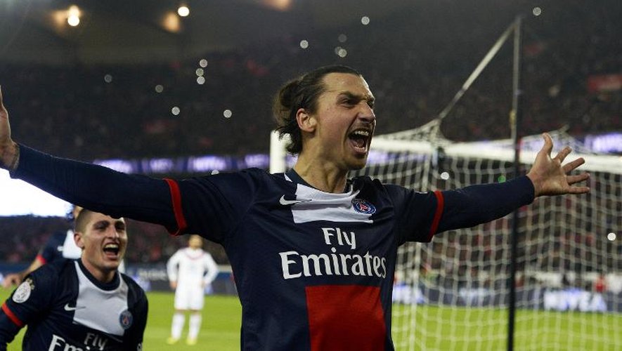 La joie de Zlatan Ibrahimovic, du Paris SG, arès l'un de ses deux penalties transformés contre Lyon en Ligue 1 le 1er décembre 2013 au Parc des Princes