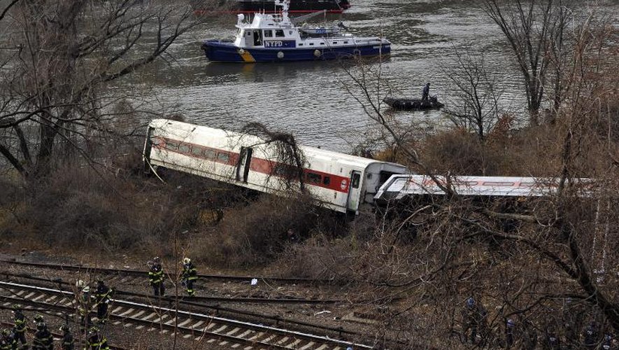 Déraillement d'un train le 1er décembre 2013 à New York, amorçait un virage à la confluence des rivières Hudson et Harlem