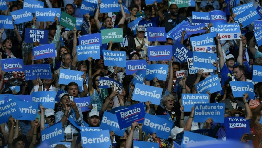 Les partisans de Bernie Sanders au premier jour de la convention d'investiture démocrate, le 25 juillet 2016 à Philadelphie
