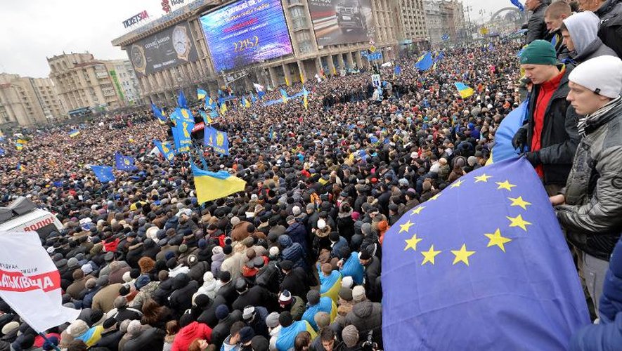 De manifestants place de l'Indépendance, le 1er décembre 2013 à Kiev, en Ukraine