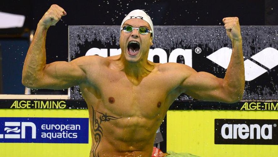 Florent Manaudou célèbre sa victoire sur 100 m libre lors des championnats d'Europe de natation, le 22 août 2014 à Berlin.