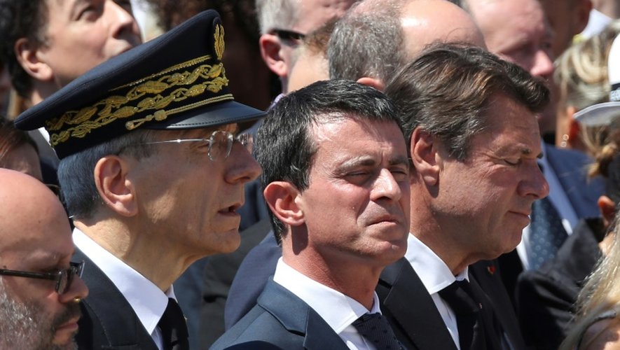 Le Premier ministre Manuel Valls en compagnie de Christian Estrosi, à Nice, le 18 juillet 2016