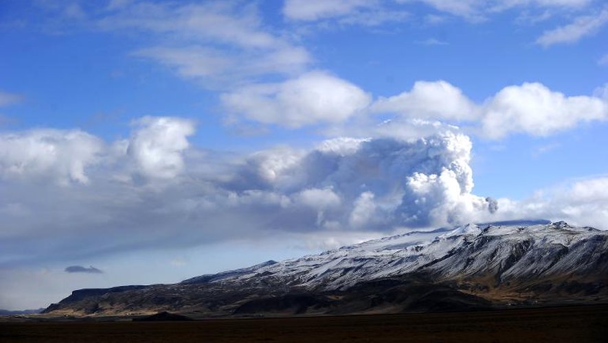 Le volcan islandais Eyjafjallajökull a provoqué en 2010 la plus grande fermeture d'espace aérien décrétée en Europe en temps de paix, avec plus de 100.000 vols annulés sur un mois