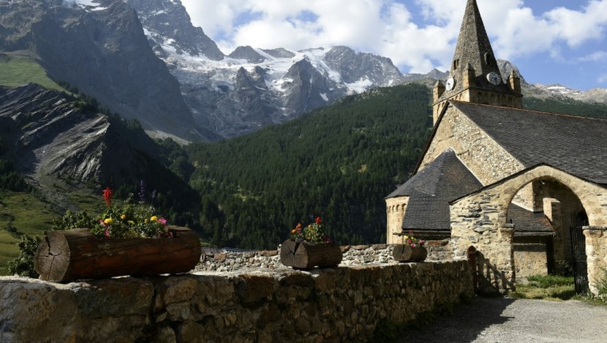 Le village de La Grave, dans le parc national des Ecrins, dans les Hautes-Alpes, le 6 juin 2015