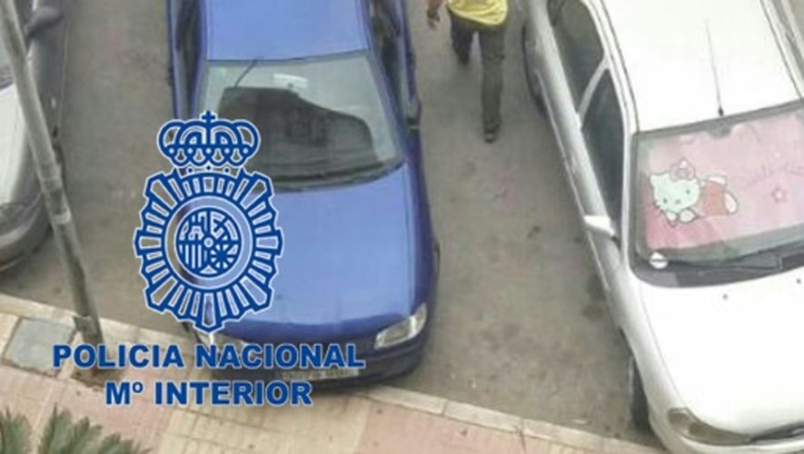 Photo fournie le 15 septembre 2015 par la police espagnole de l'arrestation d'un homme suspecté d'enlèvement et de séquestration