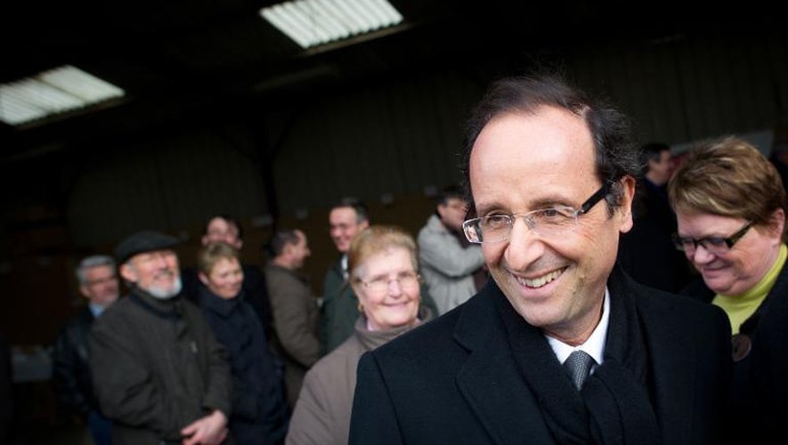 François Hollande le 28 février 2011 à Champfleur