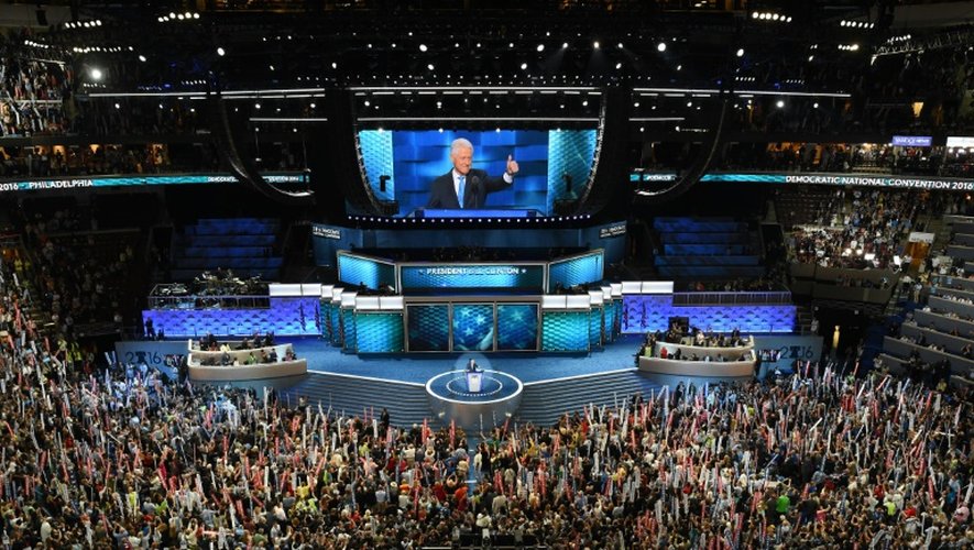 L'ancien président Bill Clinton lors de son discours devant les délégués de la convention démocrate le 26 juillet 2016 à Philadelphie