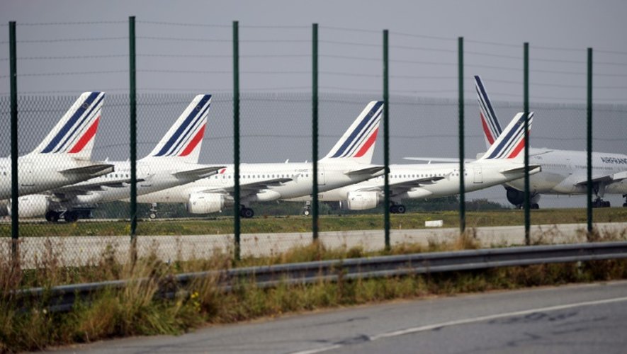 Des avions d'Air France rangés sur le tarmac de l'aéroport Charles de Gaulle à Roissy (Val d'Oise) le 24 septembre 2014
