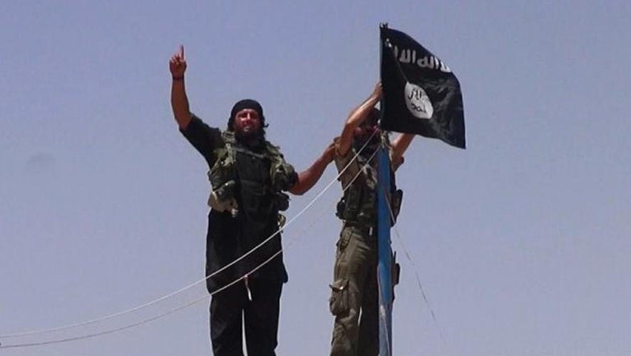 Une photo diffusée sur le compte Twitter d'Al-Baraka montre des combattants de l'Etat islamique le 11 juin 2014