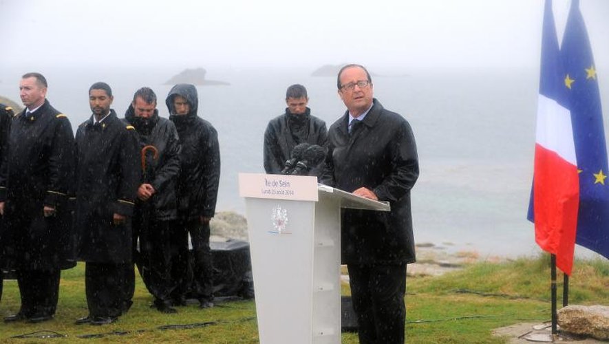 François Hollande sur l'île de Sein, le 25 août 2014
