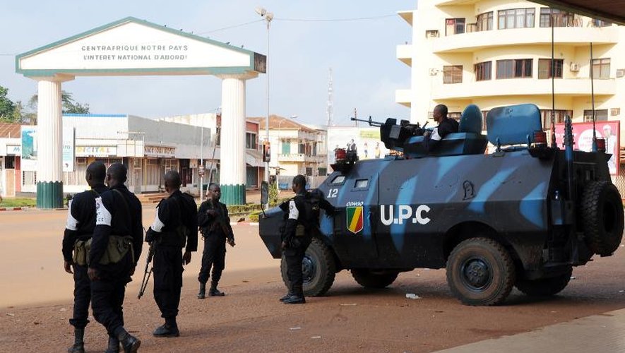 Des militaires de la force d'Unité de Police Constituée congolaise, membre de la mission onusienne Micopax, à Bangui le 5 décembre 2013