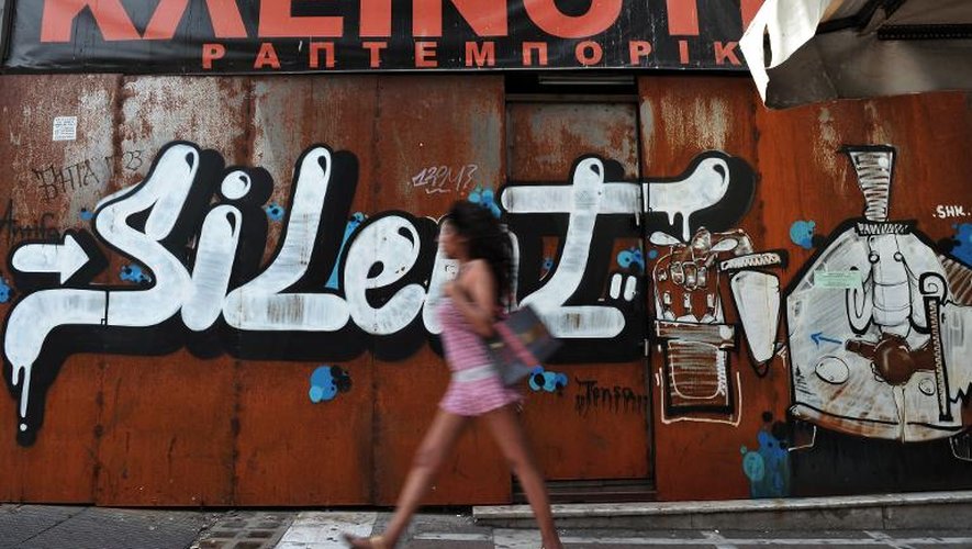 La crise au quotidien à Athènes: magasins fermés, graffitis