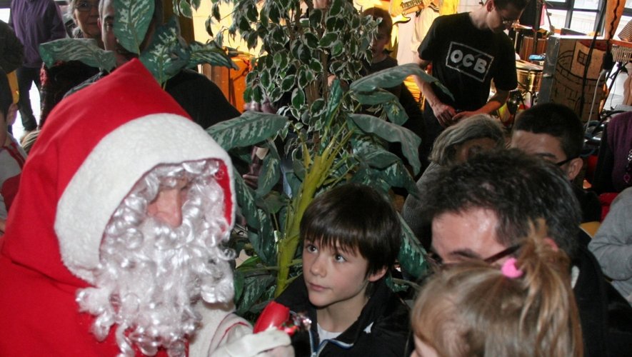 Cette année, le père Noël arrivera à la mairie lundi 23 décembre.