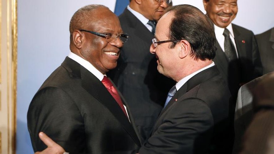 Le président malien Ibrahim Boubacar Keita et François Hollande le 5 décembre à Paris