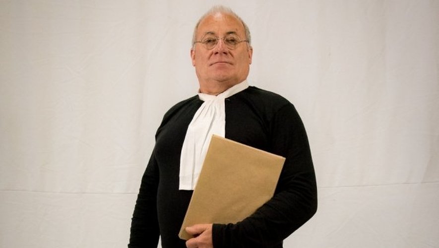 Didier Dulac dans le rôle de l'avocat maître Romiguière.