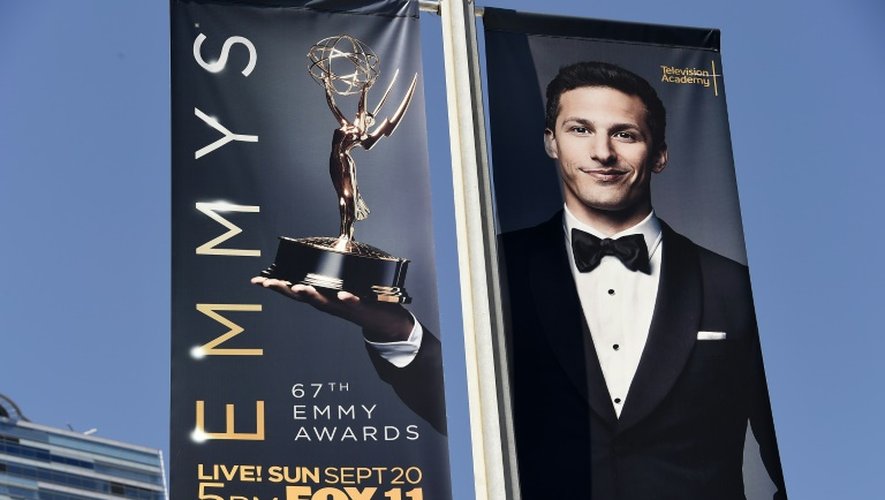 Andy Samberg sur l'affiche des Emmy Awards le 18 septembre 2015 à Los Angeles en Californie