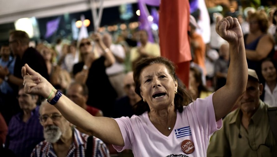 Les partisans de Syrizas célèbrent la victoire aux législatives le 20 septembre 2015 à Athènes