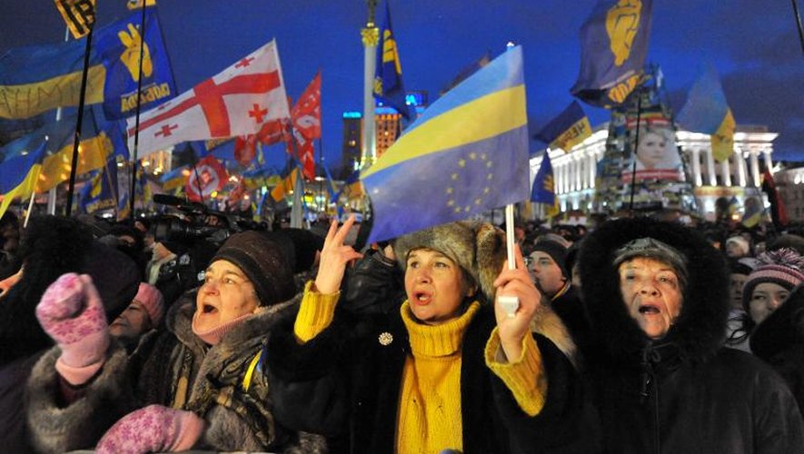 Des manifestants pro-européens place de l'Indépendance, le 7 décembre 2013 à Kiev, en Ukraine