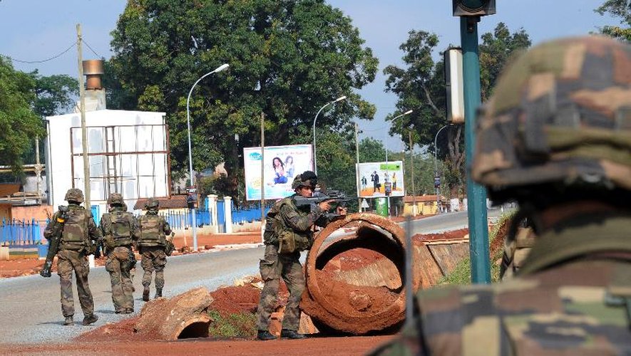 Des soldats français en patrouille dans les rues de Bangui, le 7 décembre 2013 en Centrafrique