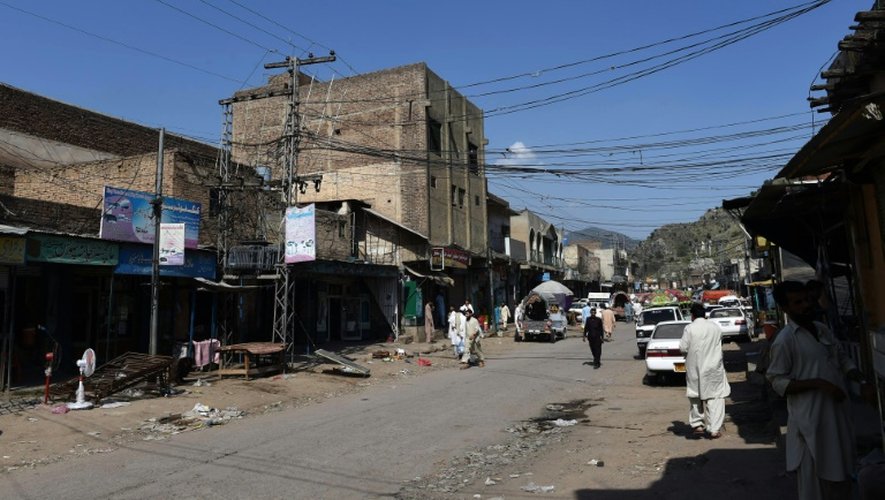 Les rues du bazar de Darra Adamkhel, près de Peshawar, où sont fabriquées de nombreuses armes, le 6 juin 2016