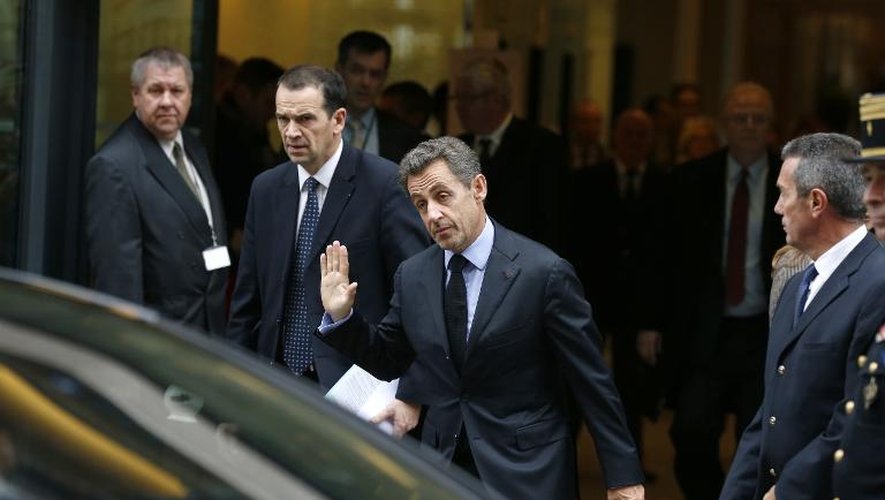 Nicolas Sarkozy à l'issue d'un déjeuner  avec les membres de l'association "Chaban Aujourd'hui", le 15 novembre 2013 à Paris