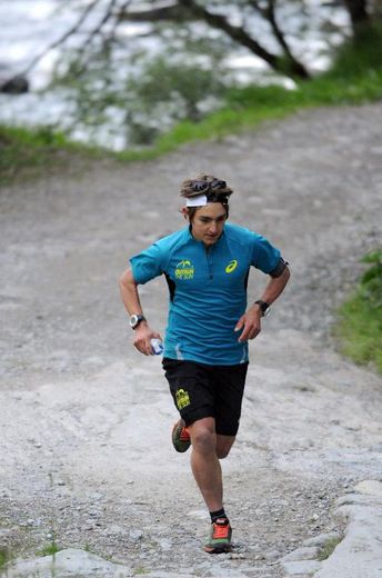 Absent de l'édition 2014 de l'Ultra-Trail du Mont-Blanc, Xavier Thevenard, vainqueur de l'épreuve l'an dernier, s'entraînant près de Chamonix (Haute-Savoie), le 21 juin 2014