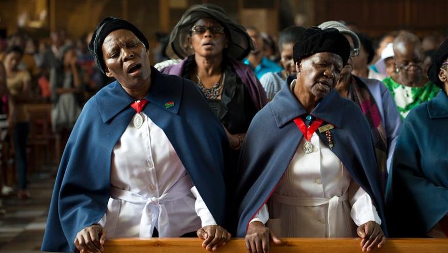 Cérémonie religieuse à la mémoire de Mandela le 8 décembre 2013 dans une église de Soweto