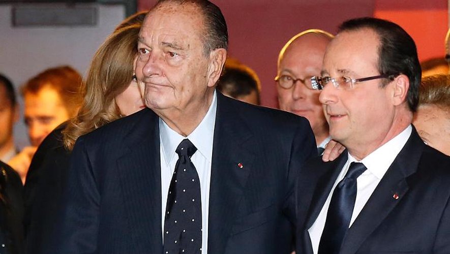 L'ancien président Jacques Chirac et François Hollande lors d'une cérémonie à Paris le 21 novembre 2013