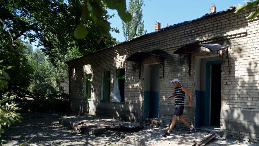 Le 26 aout 2014, l'hôpital de Novoazvosk endommagé par un tir, à 50 kilomètres à l'est de Marioupol
