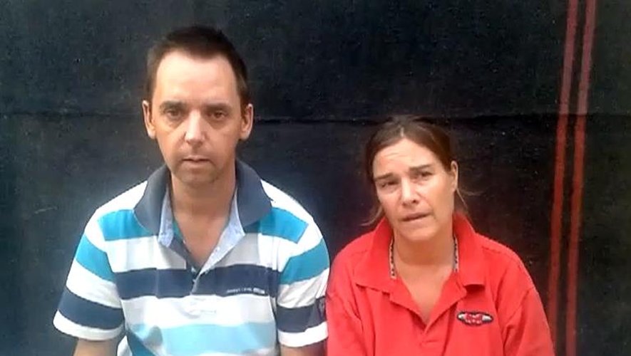 Capture d'image d'une vidéo diffusée sur YouTube le 16 juillet 2013 montrant un couple néerlandais, Judith Spiegal et Boudewijn Berendsen, enlevés au Yémen