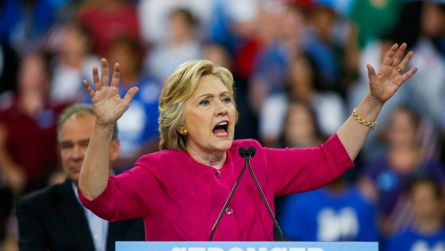 La candidate démocrate Hillary Clinton s'exprime devant ses partisans, lors d'un meeting à Philadelphie, le 29 juillet 2016