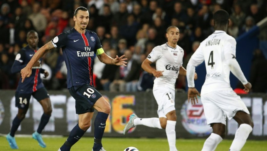 L'attaquant suédois du PSG Zlatan Ibrahimovic face à Guingamp, le 22 septembre 2015 au Parc des Princes