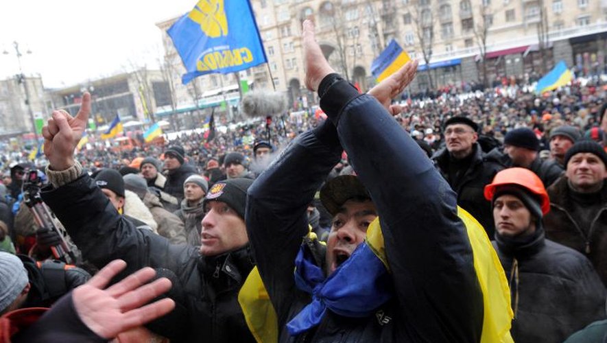 Des manifestants pro-européens rassemblés place de l'Indépendance, le 11 décembre 2013 à Kiev