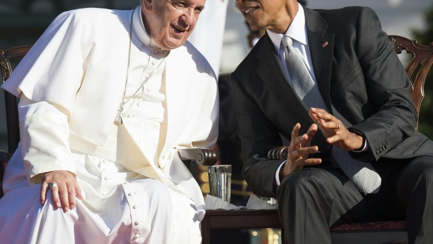 Barack Obama et le pape François affichent leur complicité lors d'une visite historique à la Maison Blanche à Washington, le 23 septembre 2015
