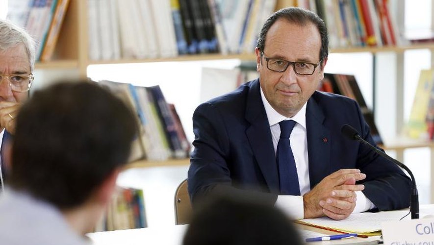 Francois Hollande en visite le 2 septembre 2014 au collège Louise Michel à Clichy-sous-Bois